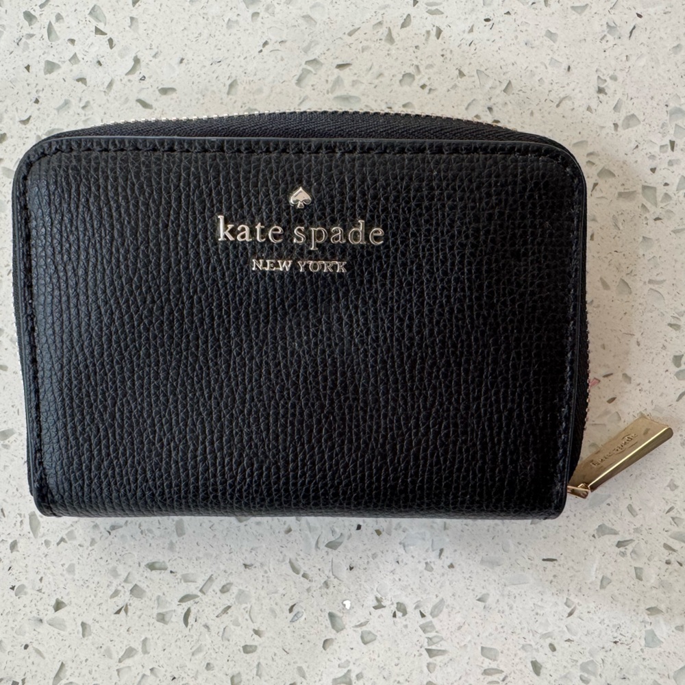 KATE SPADE Black Staci Small Zip Around Wallet Saffiano Leather. NWOT